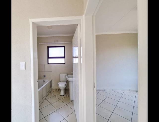 2 BEDROOM HOUSE FOR SALE IN LENASIA SOUTH